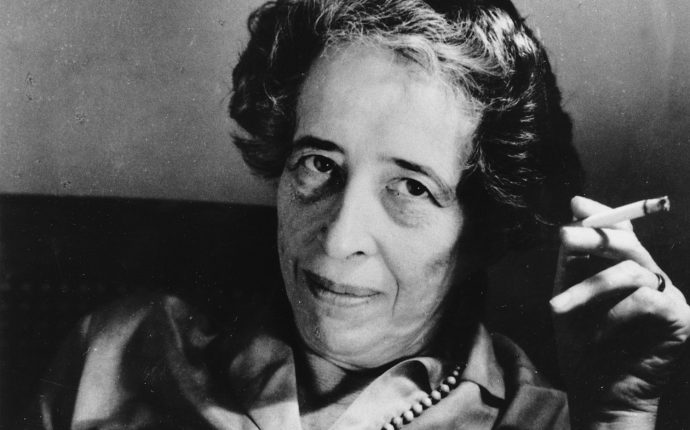 Tertulia de Hannah Arendt en la librería Nollegiu