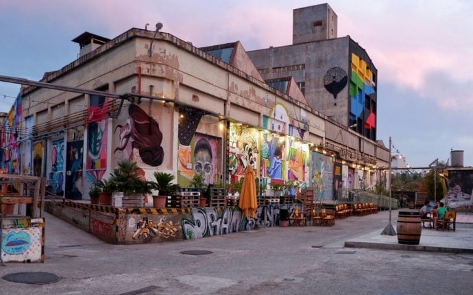 Convocatoria para artistas de B-Murals